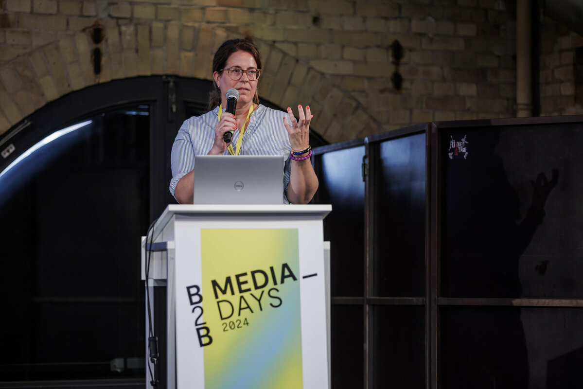 Iris Jachertz, Chefredakteurin von DW Die Wohnungswirtschaft, bei den B2B Media Days 2024 
